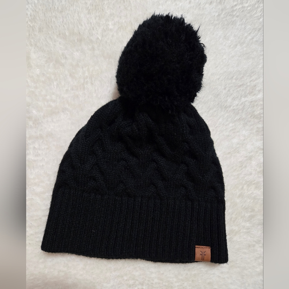 Frye 100% Acrylic Black Knit Pom Beanie NWOT